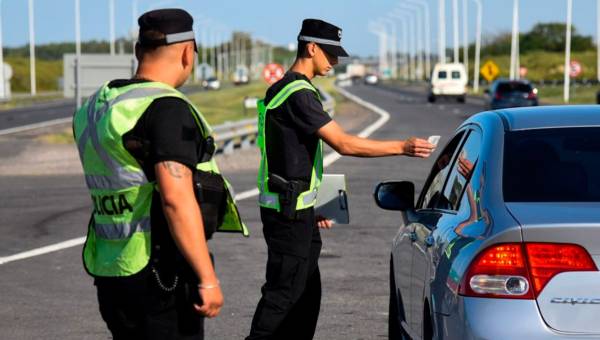 Matrícula, registro y licencia: cambian todos los documentos para conductores de vehículos que circulen por el Mercosur